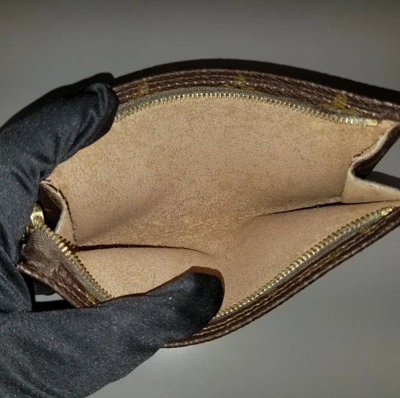 LOUIS VUITTON Classic Vintage Pouch Monogram print